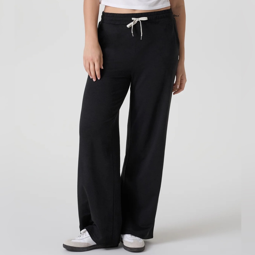 Vuori Halo Essential Wideleg Pant- M NWT